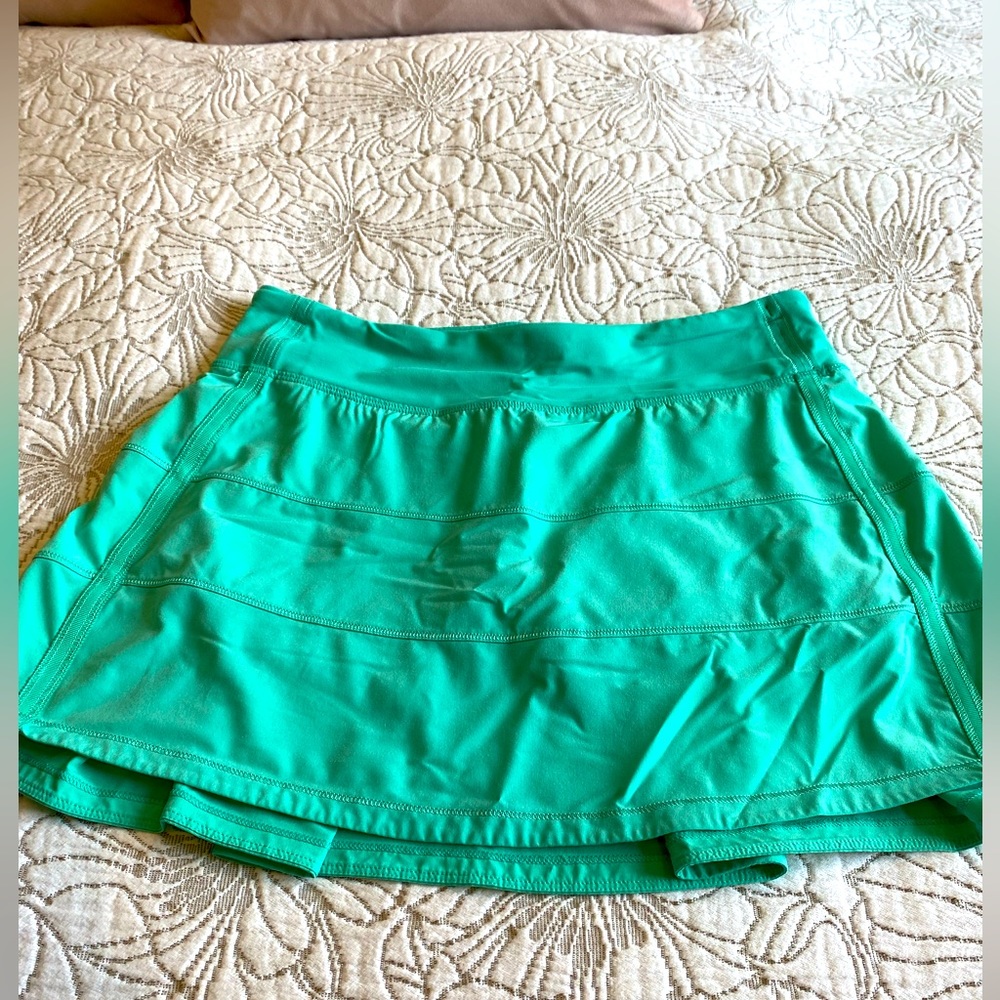 Lululemon Skirt (with built in shorts)